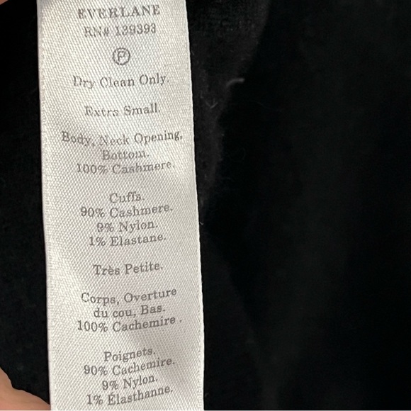 Everlane Black Cashmere V-Neck Pullover Sweater XS ($178) - Picture 4 of 4